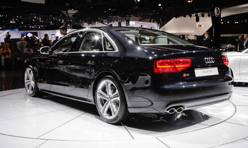 Audi S8 #11