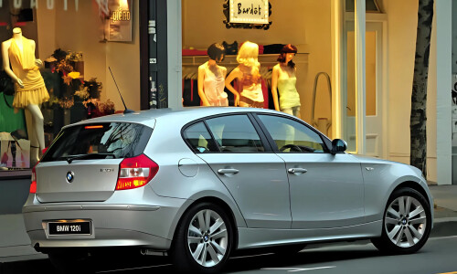 BMW 120i #1
