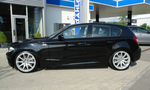 BMW 130i #1
