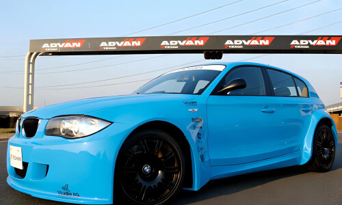 BMW 130i #9