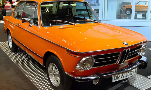BMW 2002tii #11