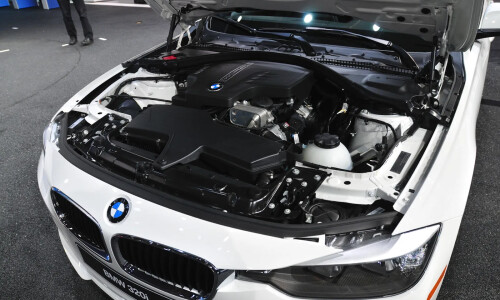 BMW 320i #4