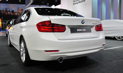 BMW 320i #7