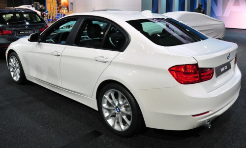 BMW 320i #9