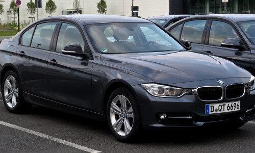 BMW 320i #11
