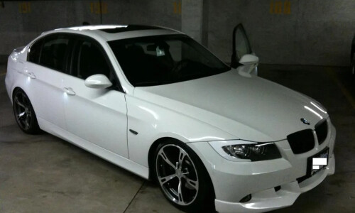 BMW 330i #9