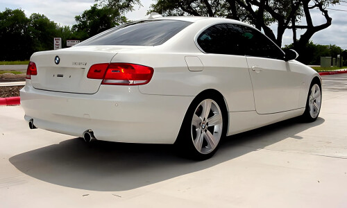 BMW 335i Coupé #9