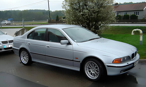 BMW 523i #4