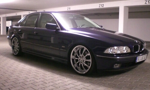 BMW 523i #11