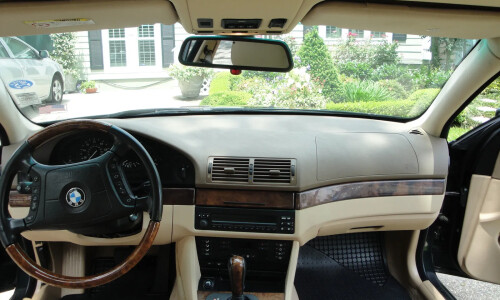 BMW 540i #10