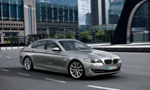 BMW 550i #13
