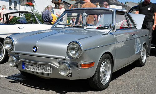 BMW 700 #8