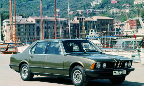 BMW 733i #7