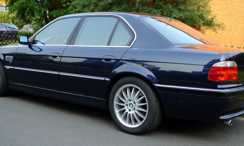 BMW 740 #9