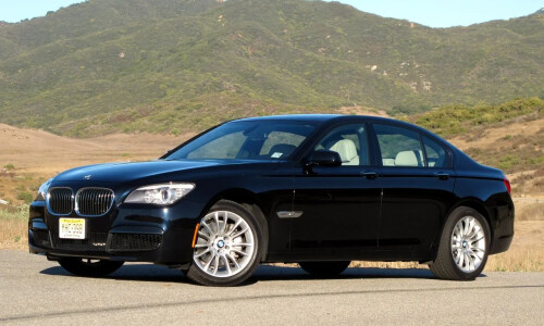 BMW 740 #10