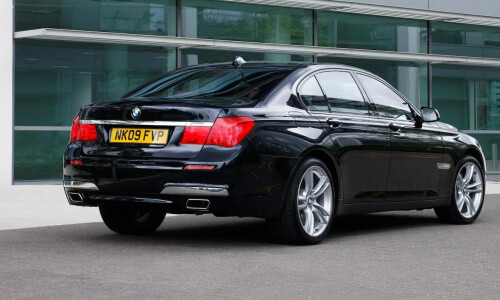 BMW 740d #9