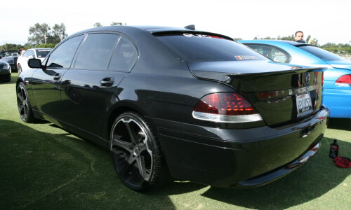 BMW 745 #16