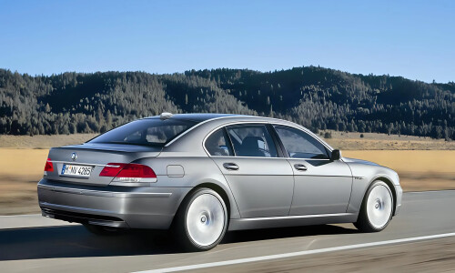 BMW 745d #11