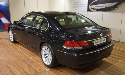 BMW 745d #12