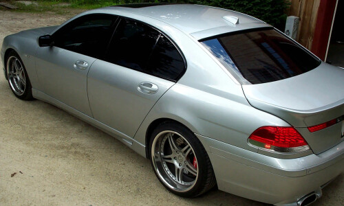 BMW 745i #1