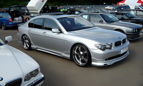 BMW 745i #10