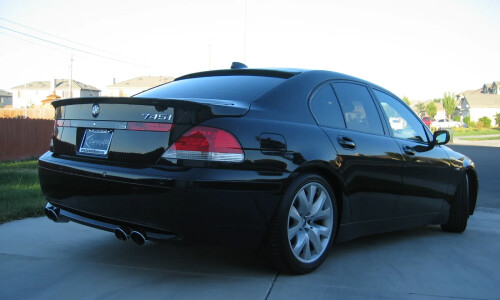 BMW 745i #11