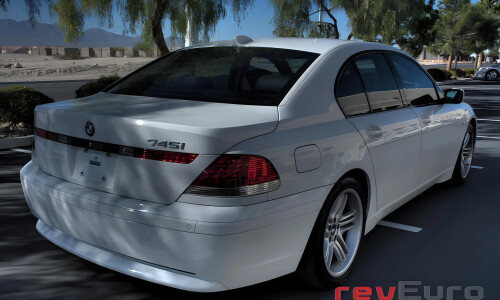 BMW 745i #12