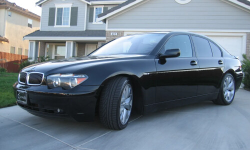 BMW 745i #13