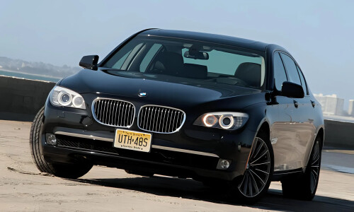 BMW 750 #7