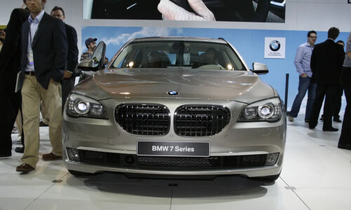 BMW 750 #13