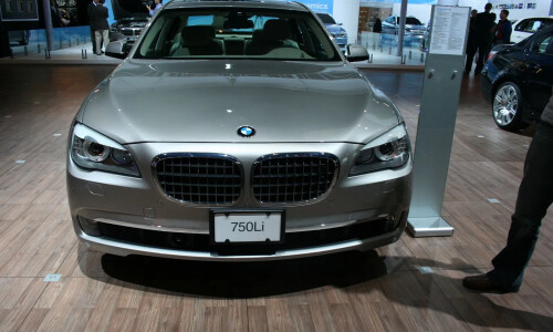 BMW 750 #14