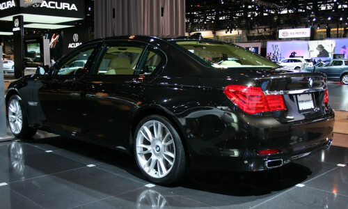 BMW 750 #17