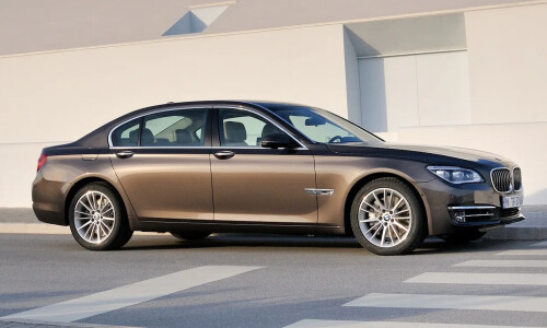 BMW 750 #18