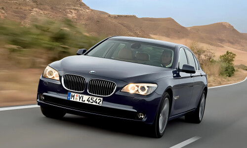 BMW 750i #7