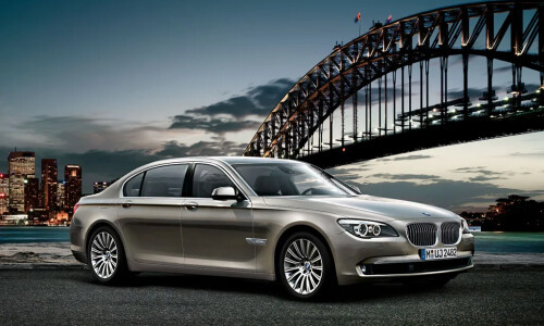 BMW 750i #15