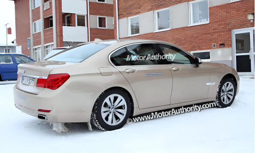 BMW 750i Hybrid #4