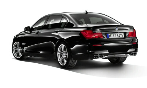 BMW 750i xDrive #11