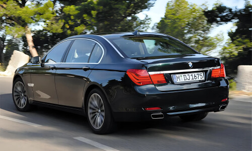 BMW 750i xDrive #15
