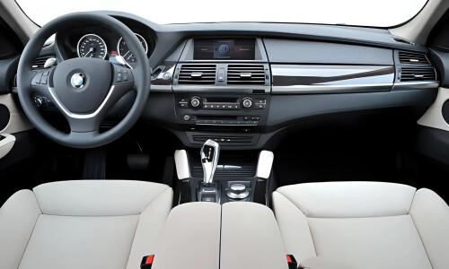 BMW X6 xDrive50i #9