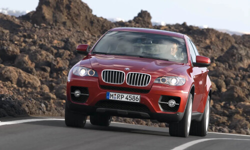 BMW X6 xDrive50i #13