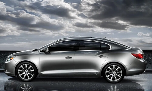 Buick La Crosse #17