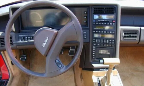 Cadillac Allanté #4