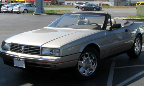 Cadillac Allanté #10