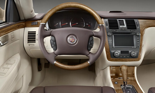 Cadillac DTS #9