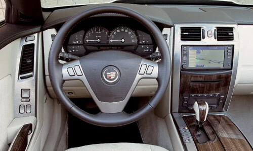 Cadillac XLR-V #6