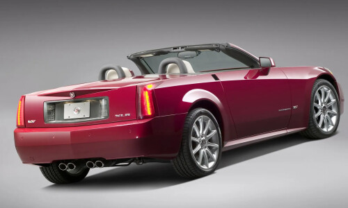 Cadillac XLR-V #9