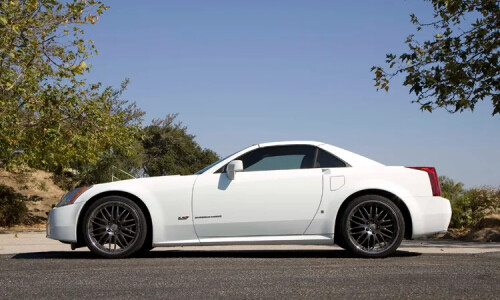 Cadillac XLR-V #11