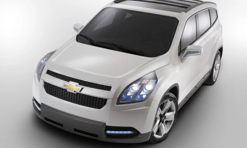 Chevrolet Orlando #11