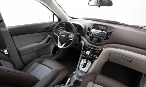 Chevrolet Orlando #12
