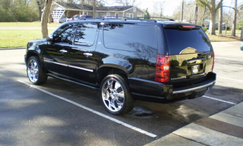 Chevrolet Suburban #13